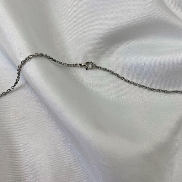 Minimalist Silver Glam Rhinestone Square Pendant Necklace - Picture 4 of 5